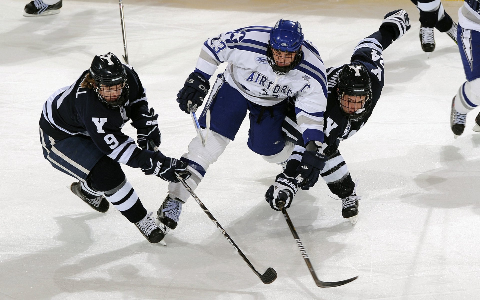 2026冰联女子冰球赛：中国顽强逆转韩国，首战获胜，2022女子冰球